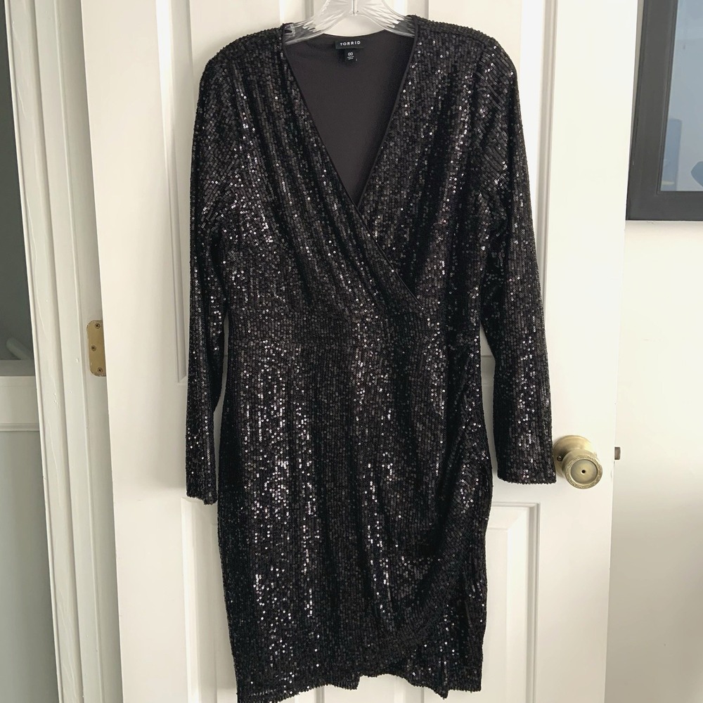 Torrid 00 Black Sequin Wrap short Dress Long Sleeve Holiday Glam Evening M/L